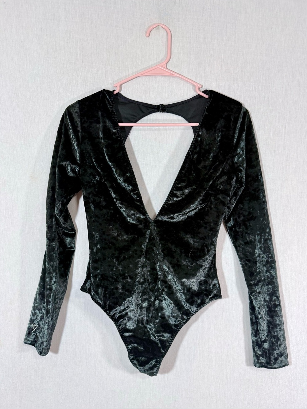 Victoria’s Secret XS Black Velvet Long Sleeve Plunge Backless thong Bodysuit - Picture 2 of 6